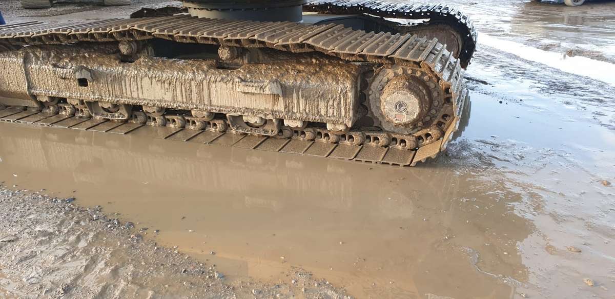 JCB JS220LC, ekskavatoriai