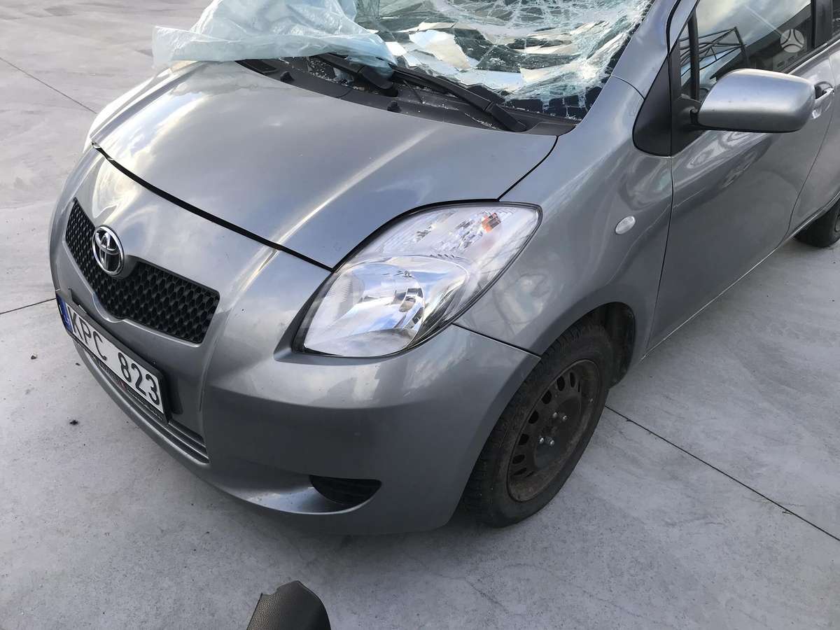 Toyota Yaris for parts