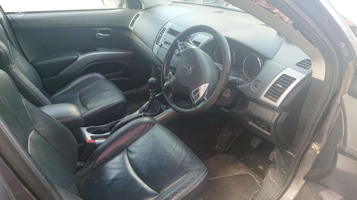 Citroen C-Crosser по частям