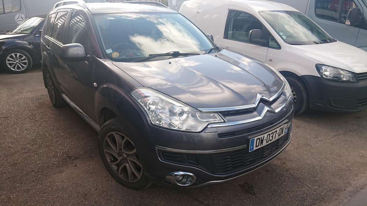 Citroen C-Crosser dalimis