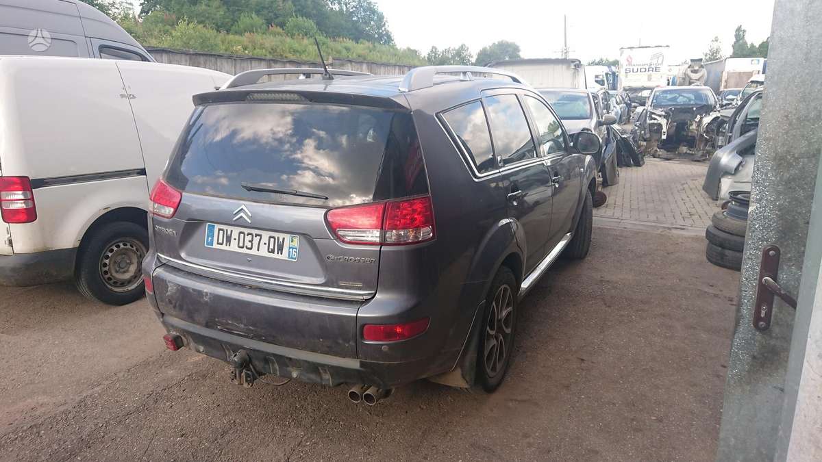 Citroen C-Crosser по частям