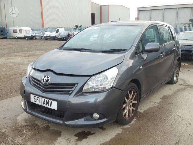 Toyota Verso dalimis. Anglas dalimis