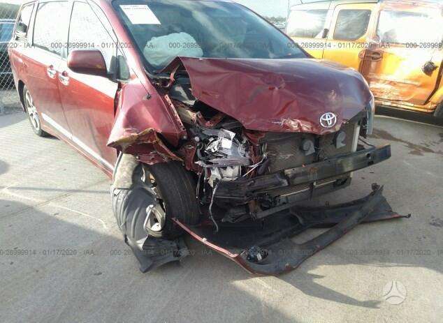Toyota Sienna по частям