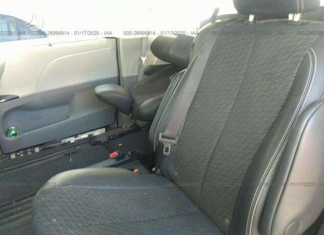 Toyota Sienna dalimis