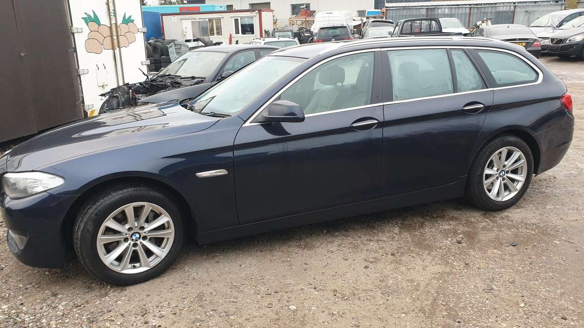 BMW 525