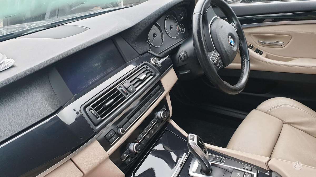 BMW 525