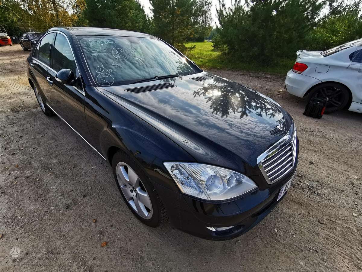 Mercedes-Benz S320 по частям