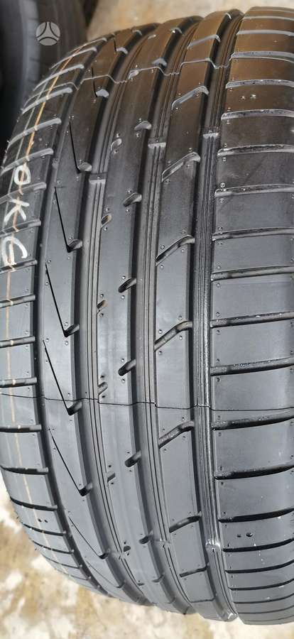 Hankook, summer 235/35 R19