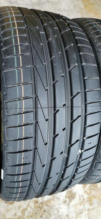 Hankook, летние 235/35 R19