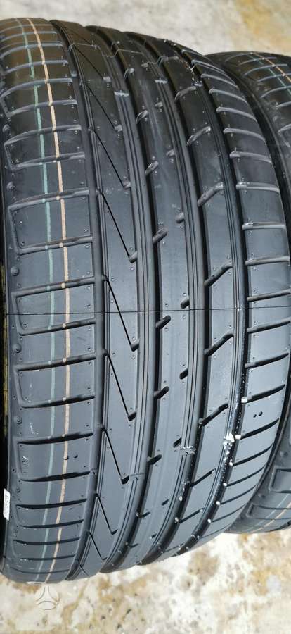 Hankook, vasarinės 235/35 R19