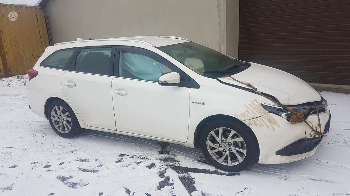 Toyota Auris по частям. Europa dalimis