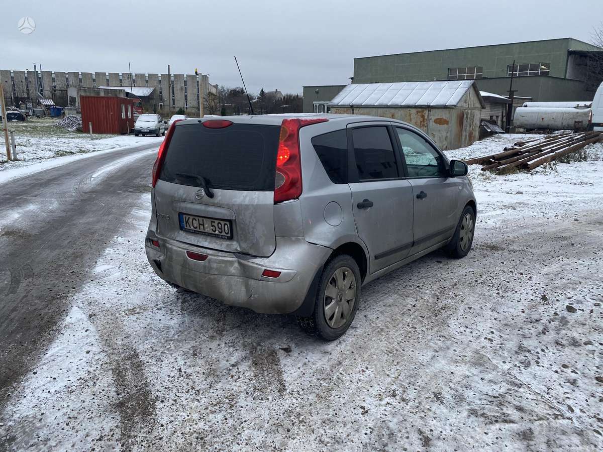 Nissan Note dalimis
