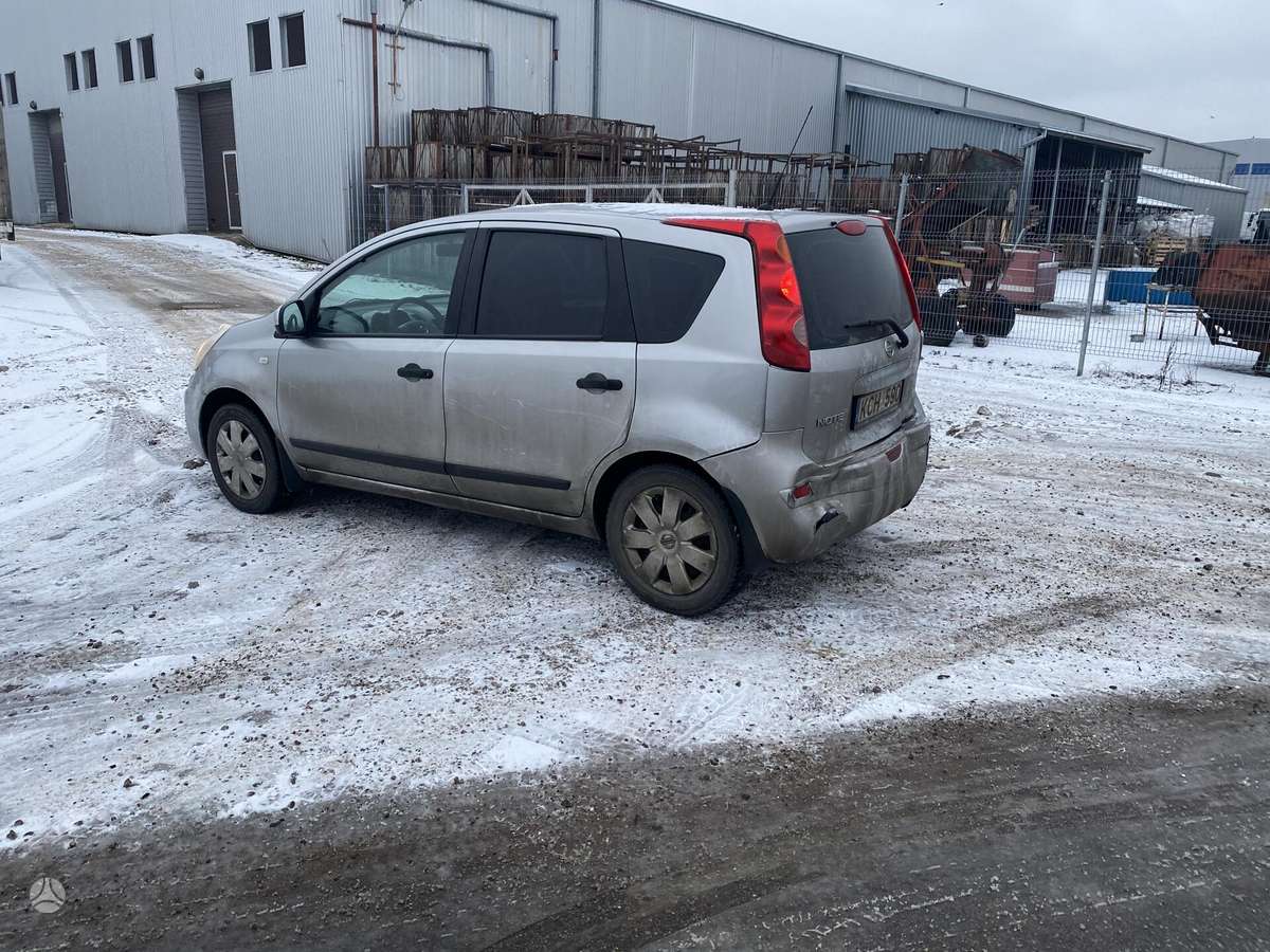 Nissan Note dalimis