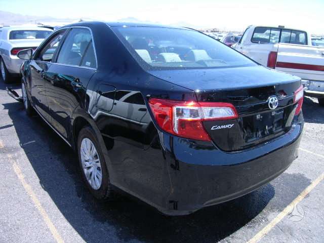 Toyota Camry rezerves daļās