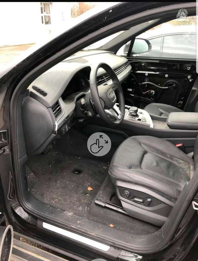 Audi Q7 Dalimis visas degęs priekis