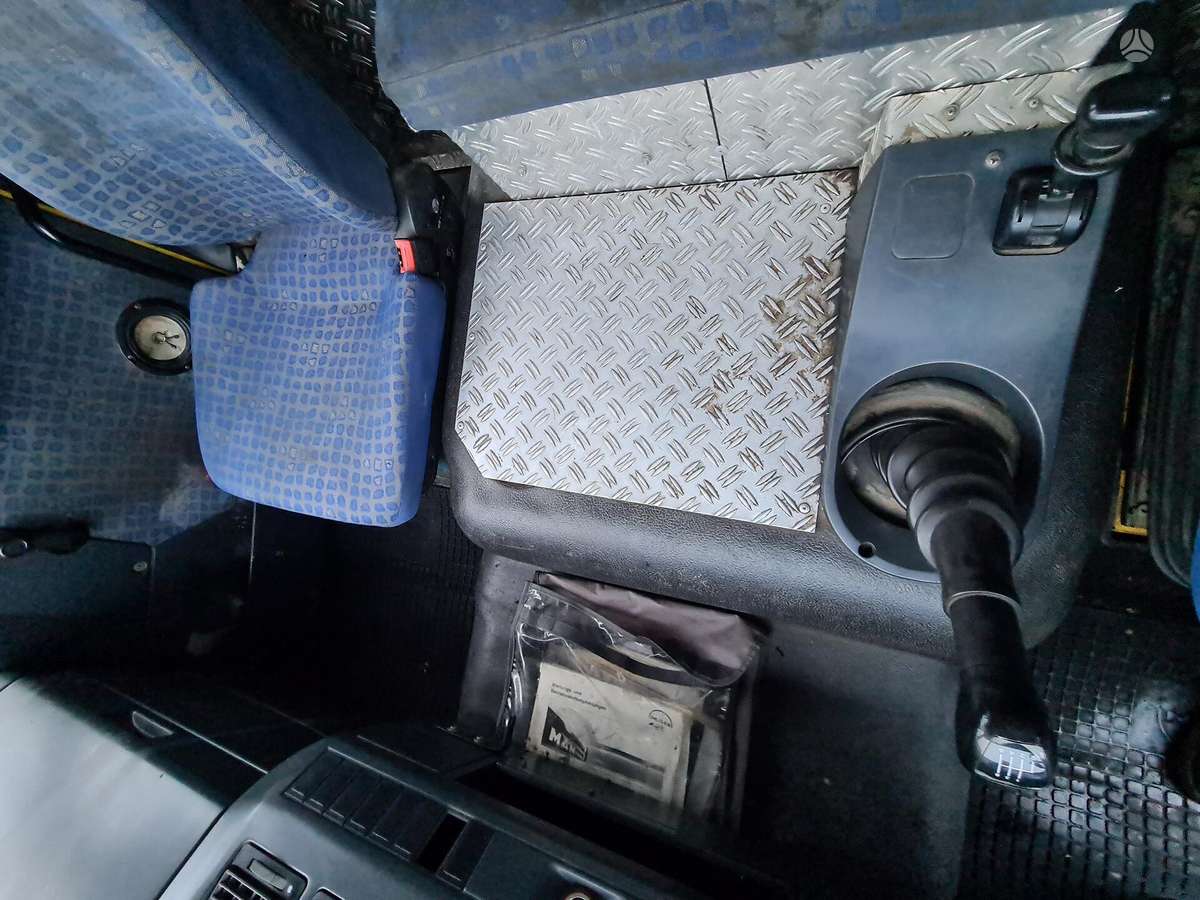 MAN 14.220, su kranu