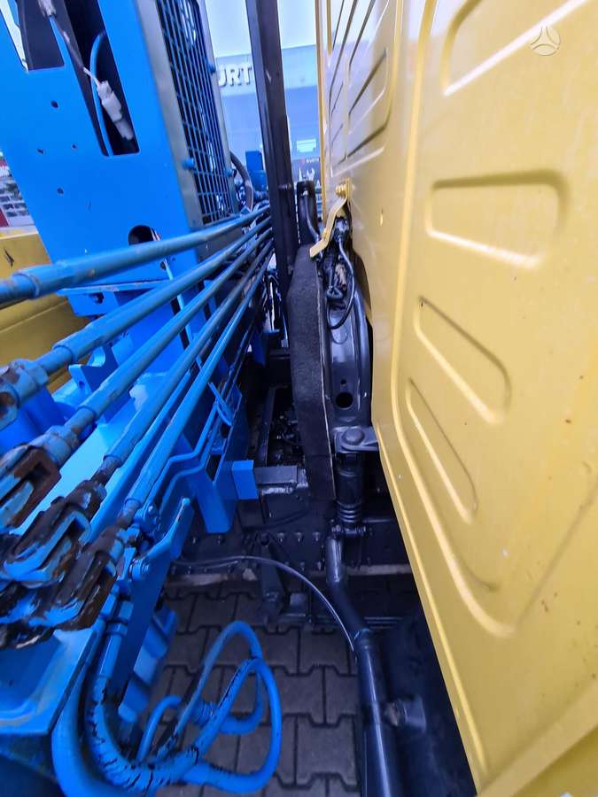 MAN 14.220, crane trucks