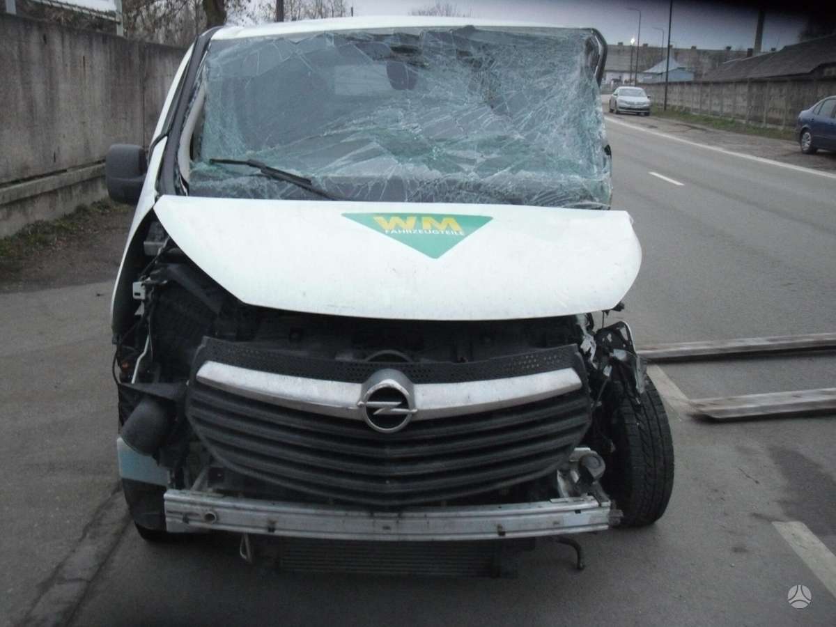 Opel Vivaro по частям
