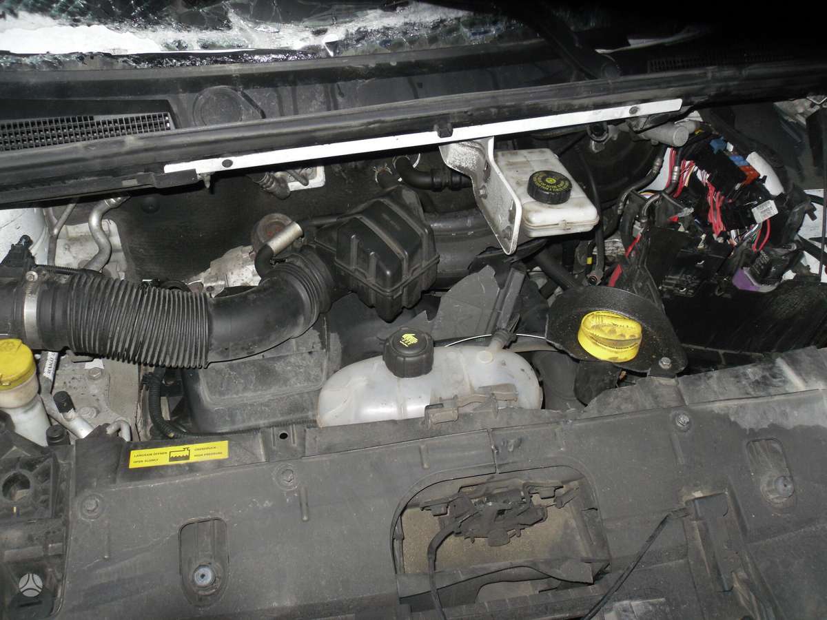 Opel Vivaro по частям