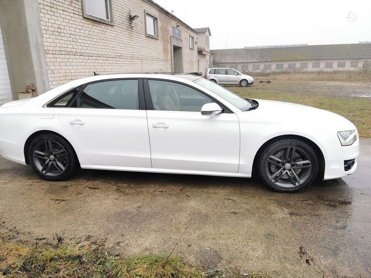 Audi A8 rezerves daļās
