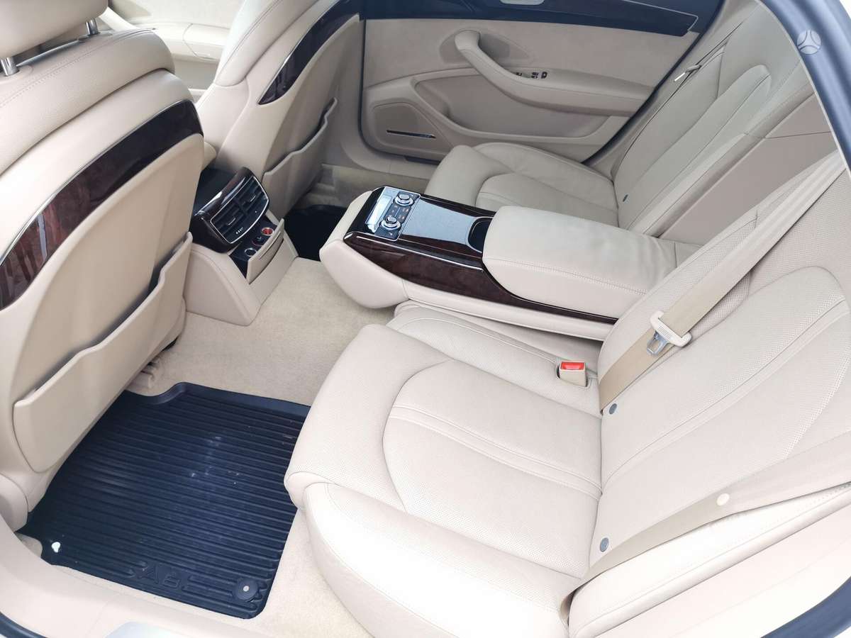Audi A8 по частям