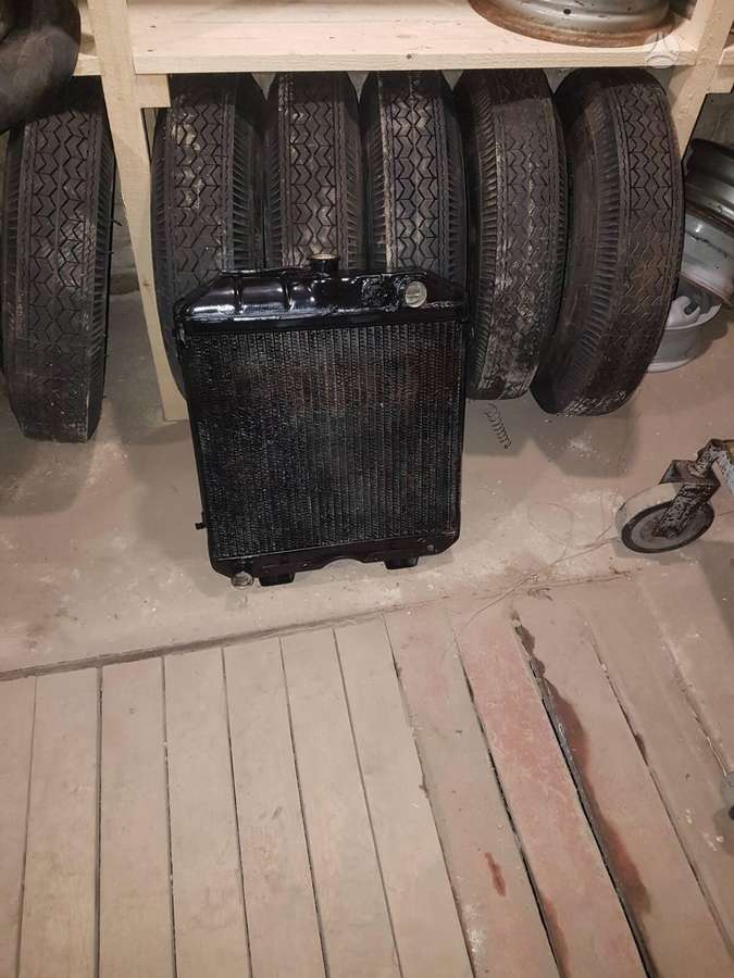 GAZ 21 body parts