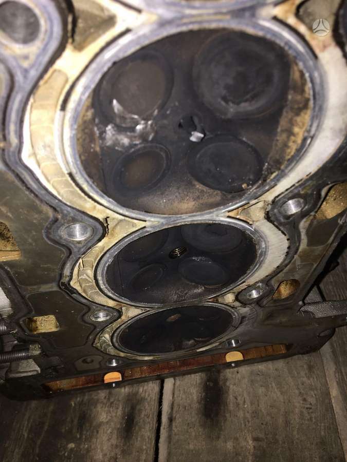 Citroen Berlingo cylinder head