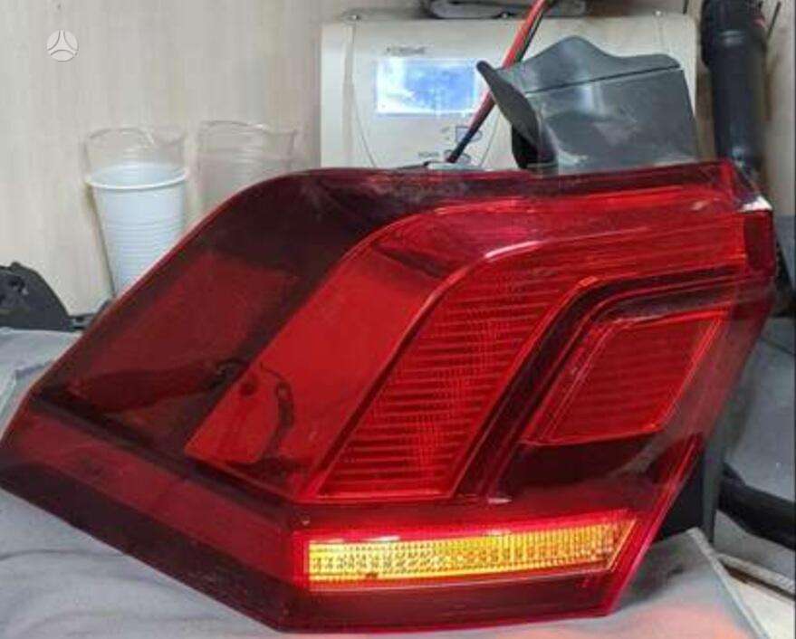 Galiniu žibintu perdarymas iš Jav Į Eu