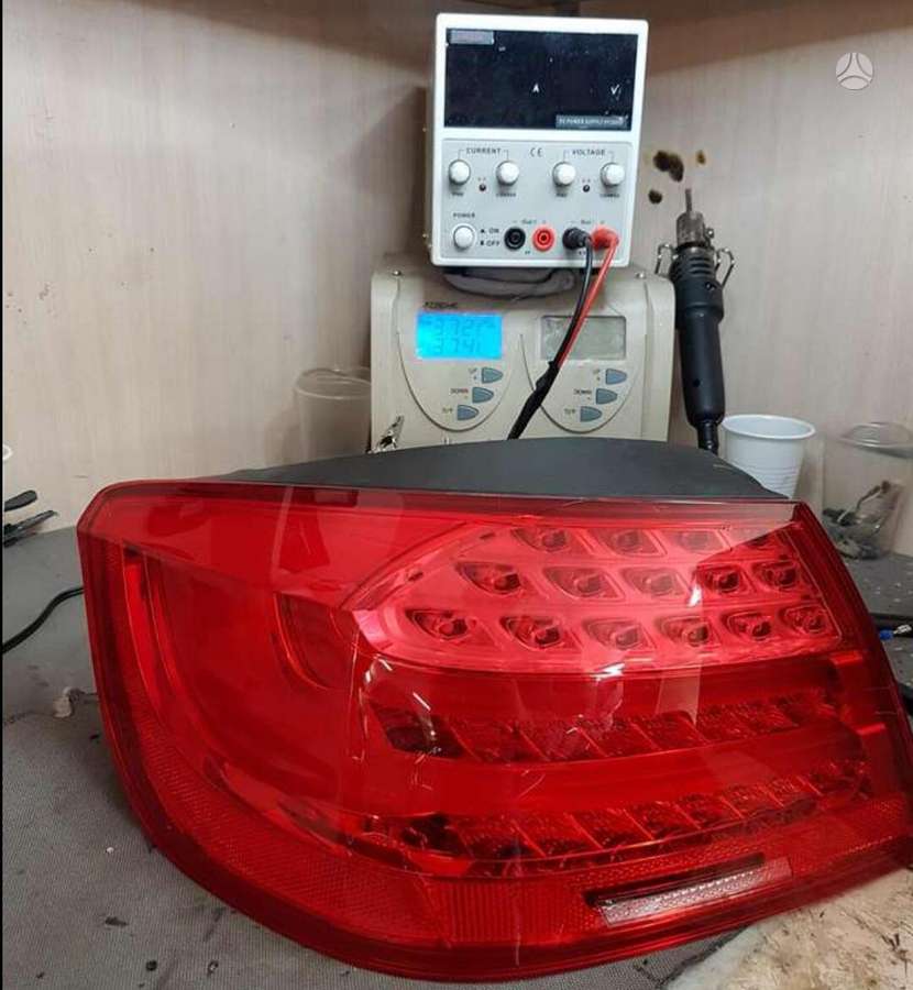 Galiniu žibintu perdarymas iš Jav Į Eu