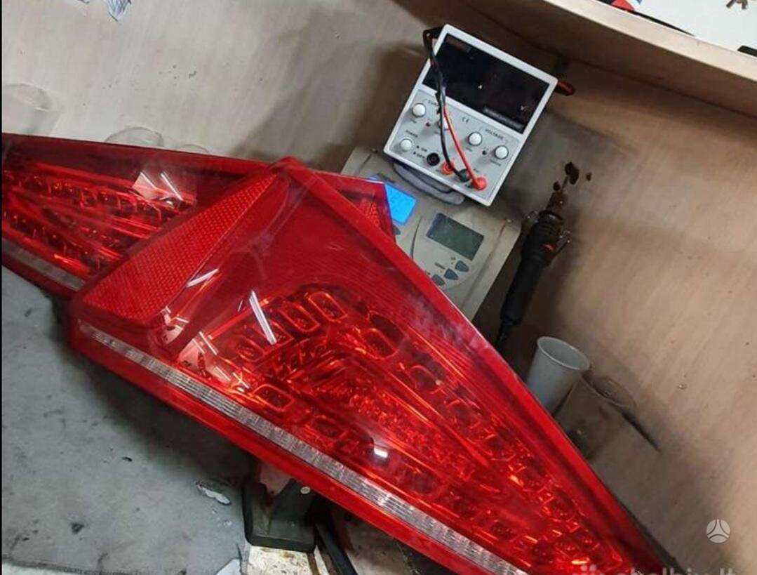 Galiniu žibintu perdarymas iš Jav Į Eu