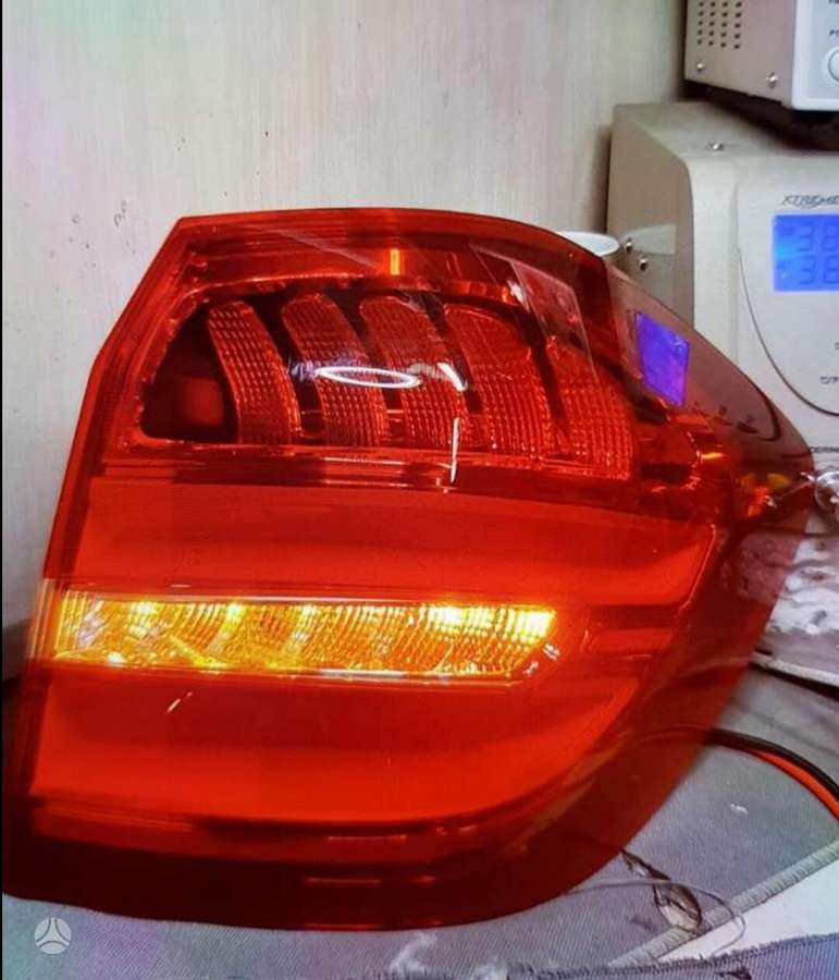 Galiniu žibintu perdarymas iš Jav Į Eu