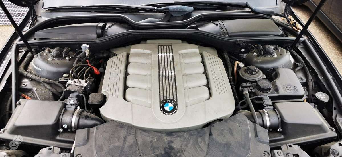 BMW 745
