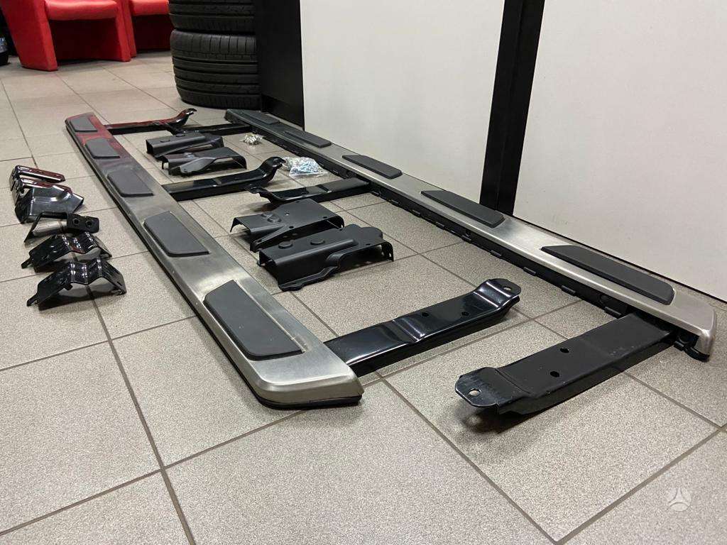 Audi Q7 apdailos detalės
