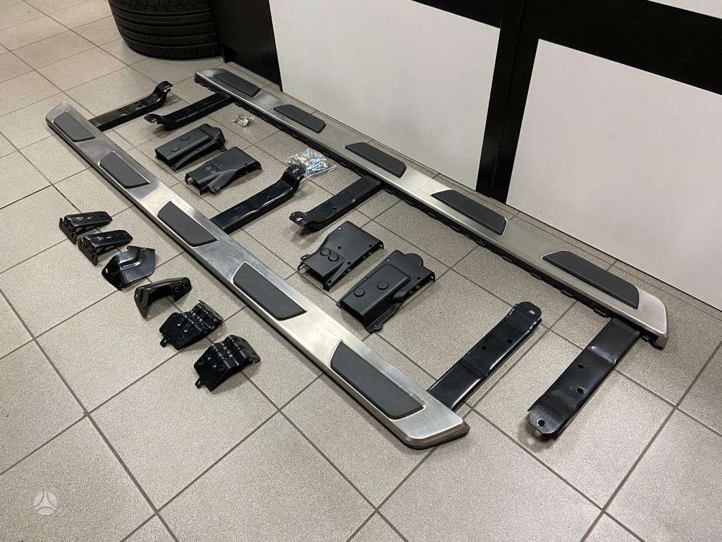 Audi Q7 apdailos detalės