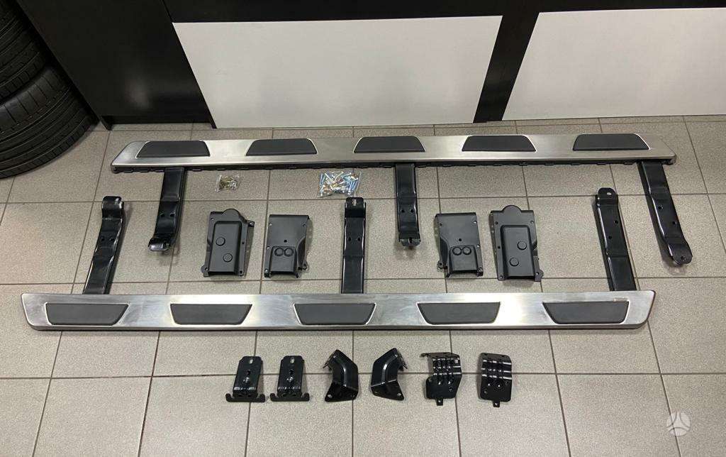 Audi Q7 apdailos detalės