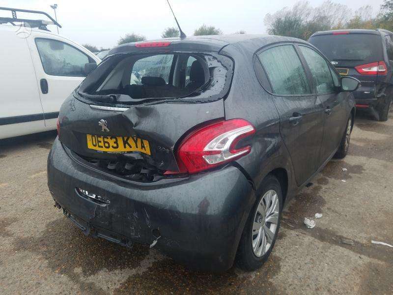 Peugeot 208 for parts