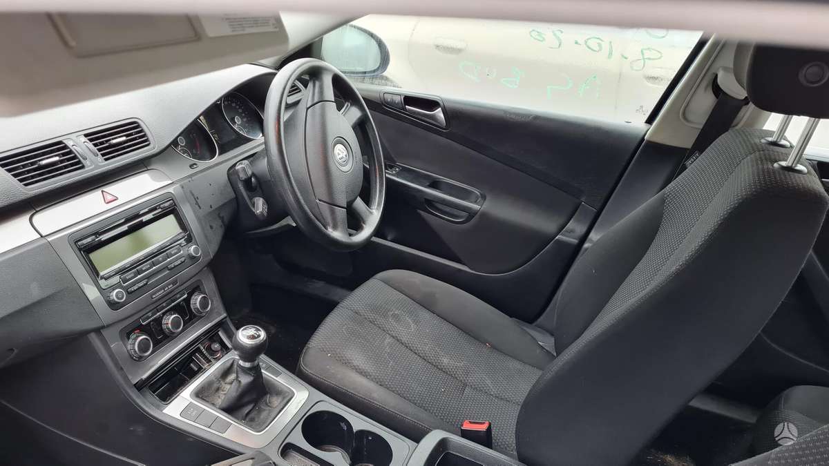 Volkswagen Passat dalimis