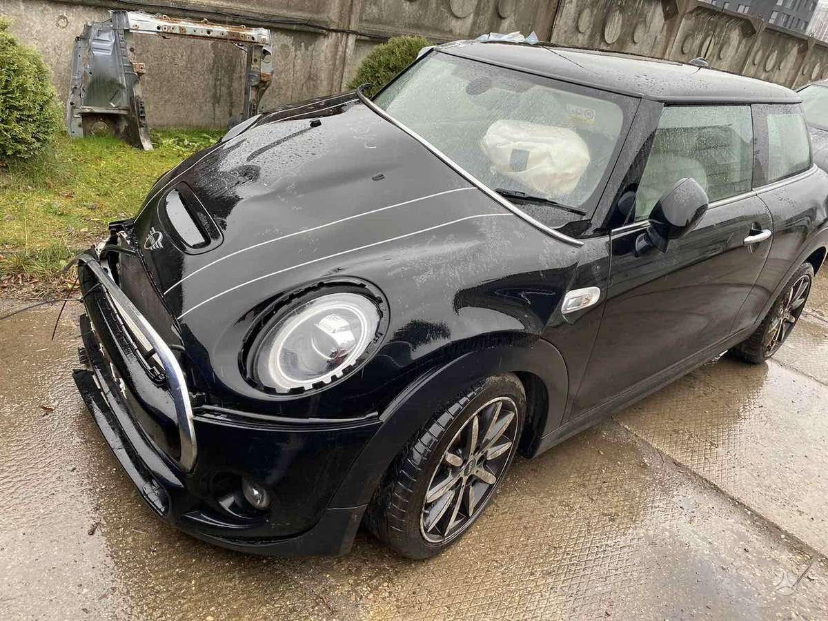 Mini Cooper S for parts. Dalimis mini cooper s exclusive