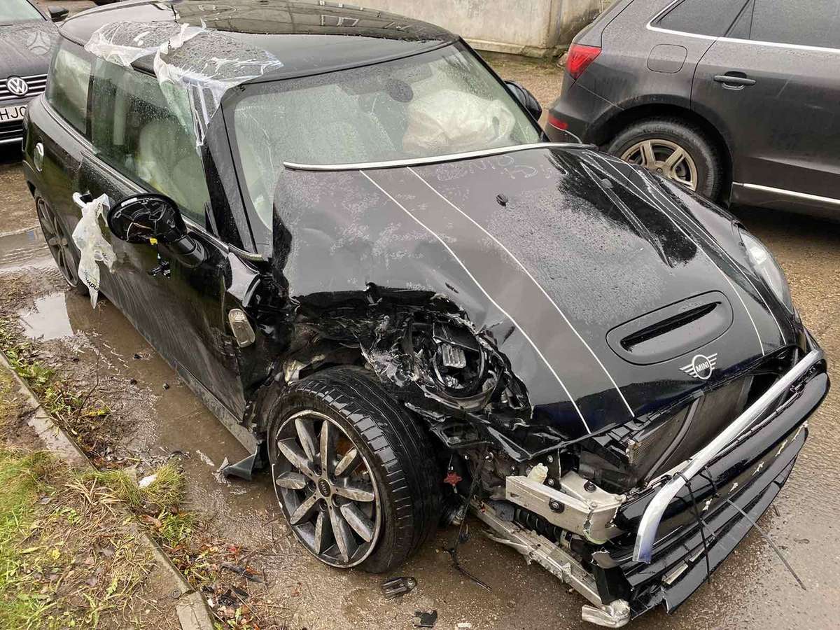 Mini Cooper S for parts. Dalimis mini cooper s exclusive