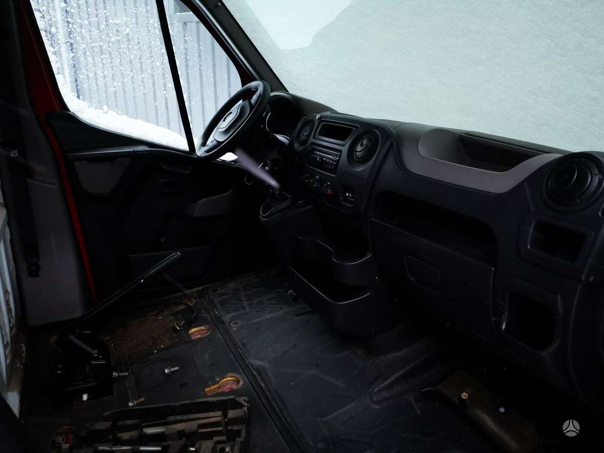 Renault Master, preču