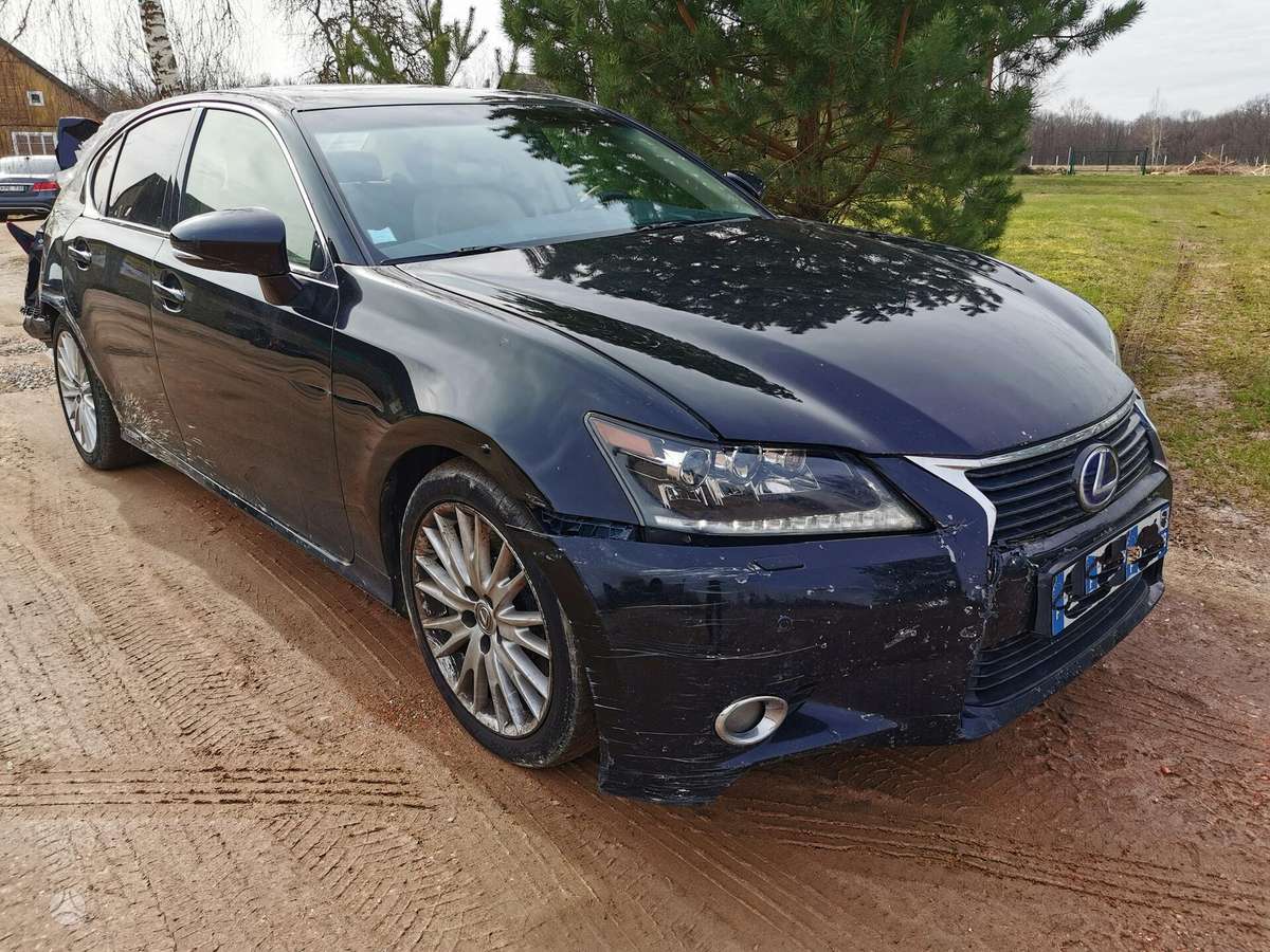 Lexus GS 450h dalimis