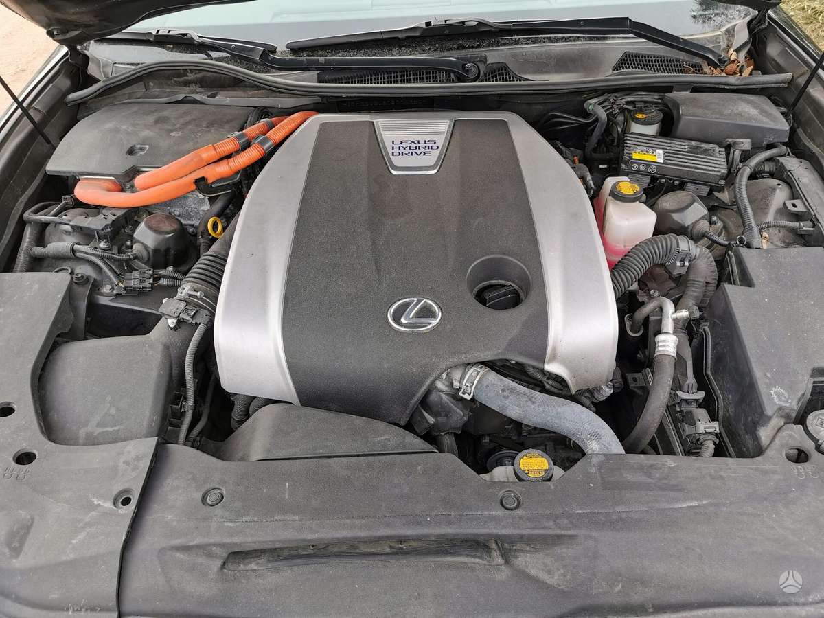 Lexus GS 450h dalimis
