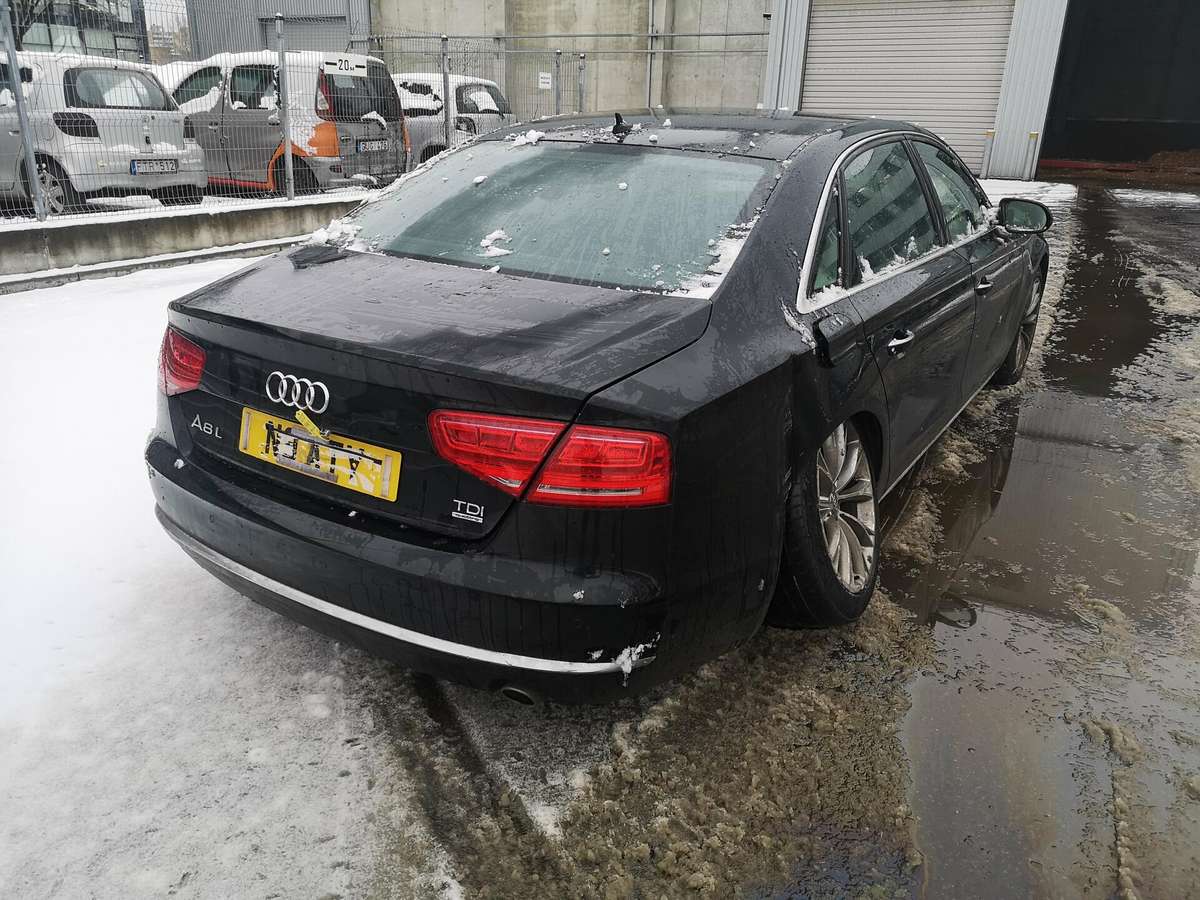 Audi A8 по частям