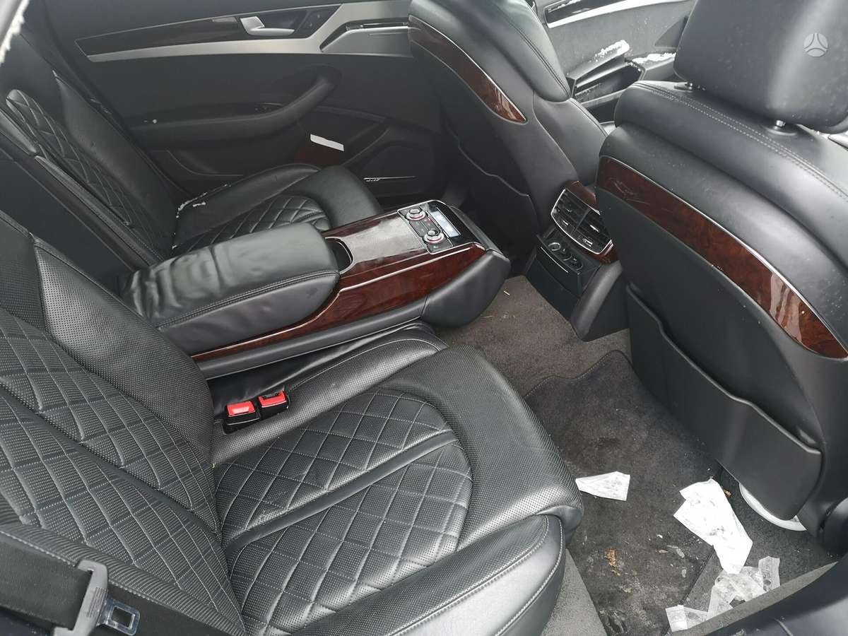Audi A8 по частям