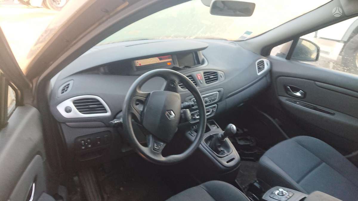 Renault Scenic по частям