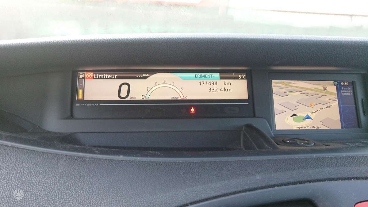 Renault Scenic dalimis