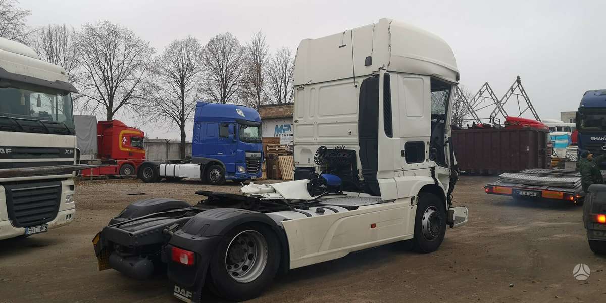 DAF XF 106, vilkikai