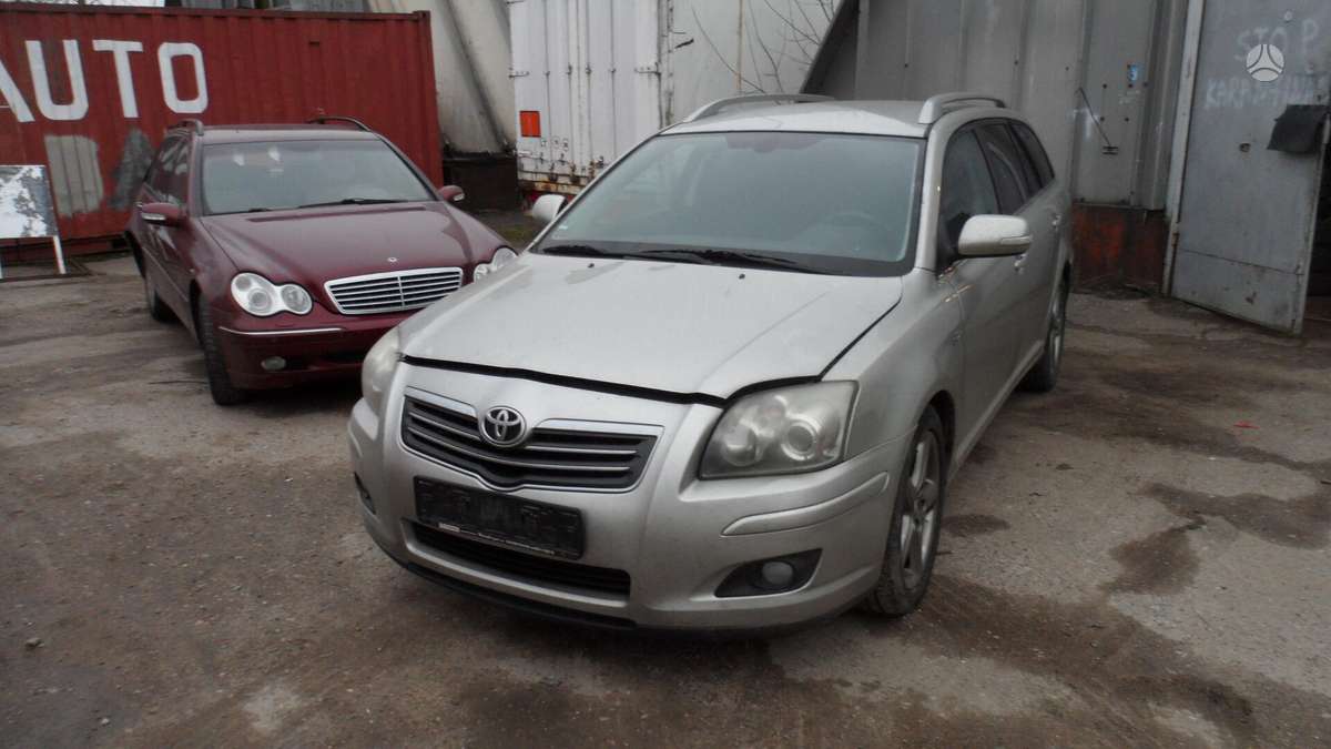 Toyota Avensis dalimis