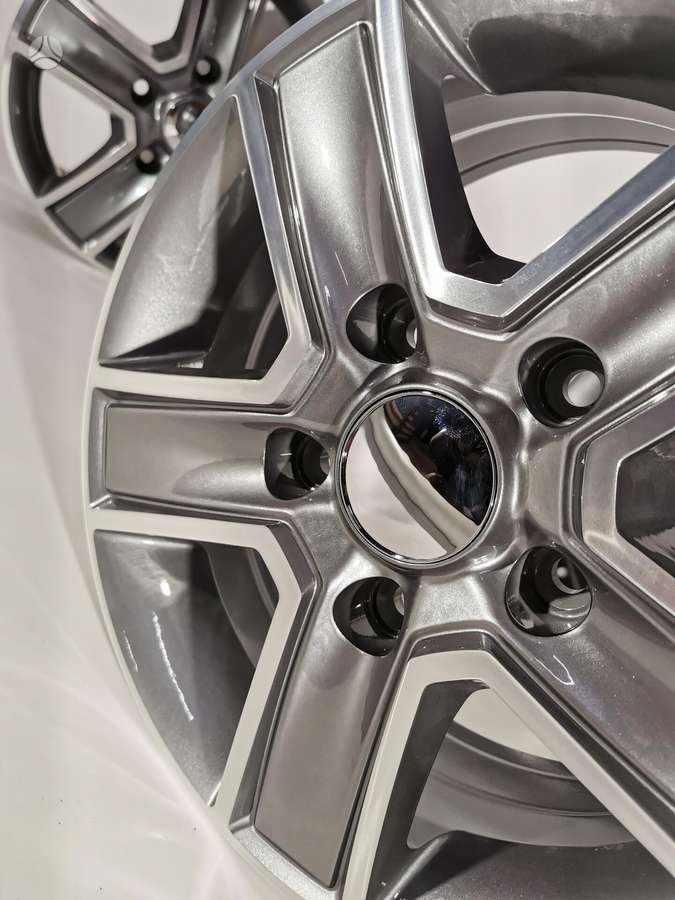 Volkswagen, light alloy, R16
