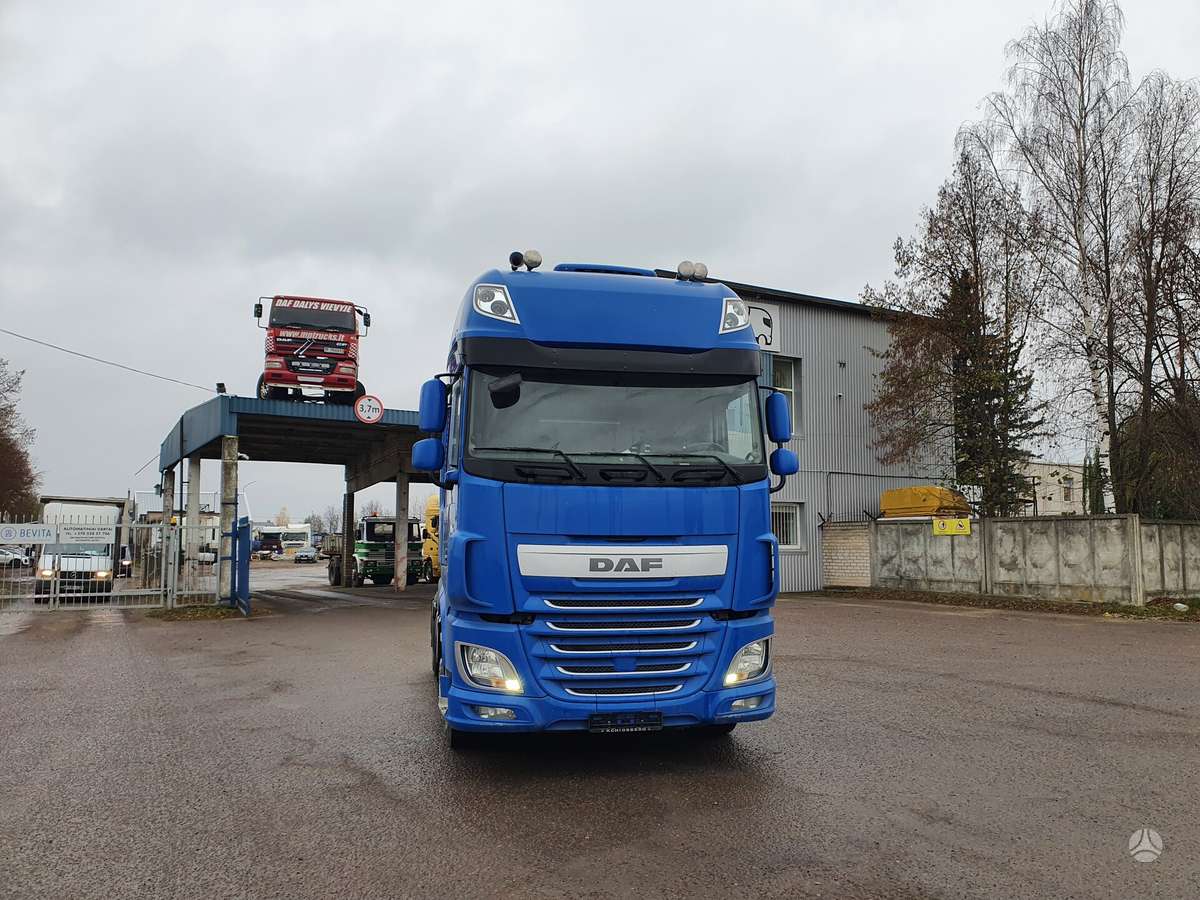 DAF XF 106, vilcējs